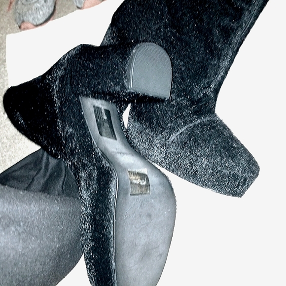 Free People Cecile (or similar) Black HAIR?SUEDE? NWOB, back Zip-up wedge Boots - Picture 2 of 10